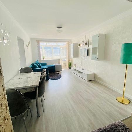 Apartament Tiron In Centru Orasului Gura Humorului Esterno foto