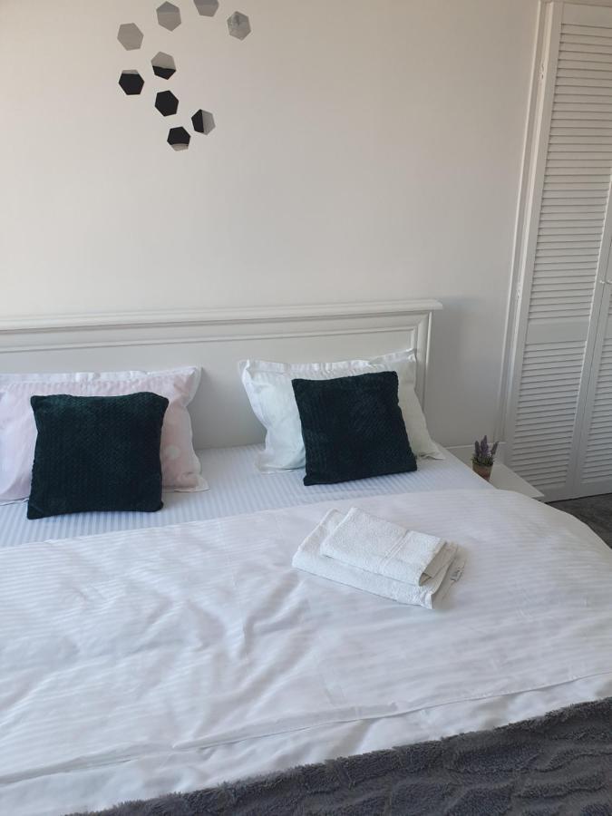 Apartament Tiron In Centru Orasului Gura Humorului Esterno foto