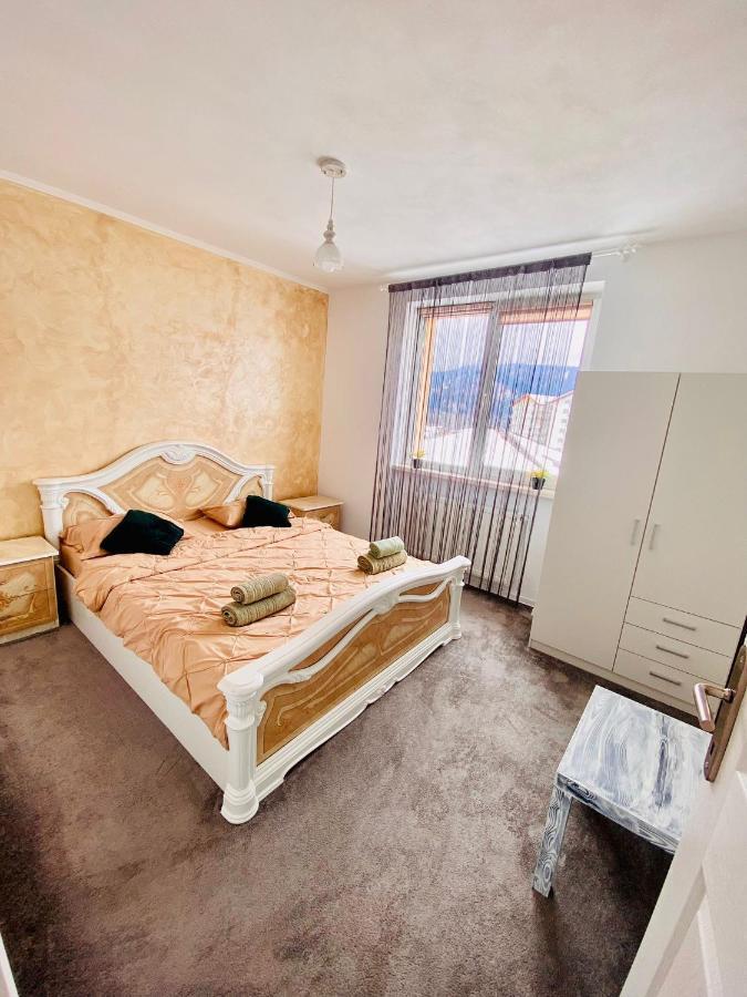 Apartament Tiron In Centru Orasului Gura Humorului Esterno foto